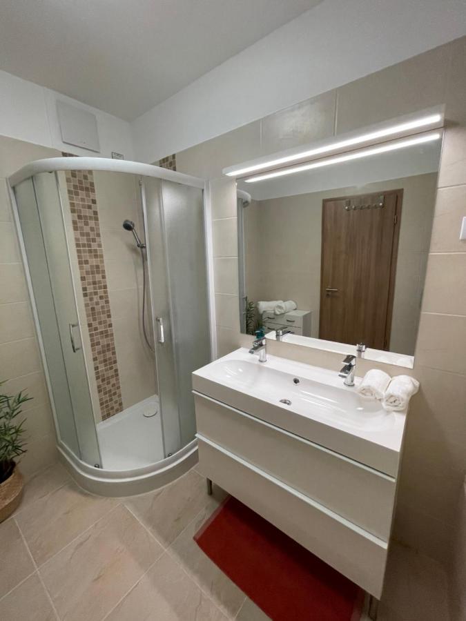 Vizpart Honved Apartman บาลาตอนแลลเล ภายนอก รูปภาพ