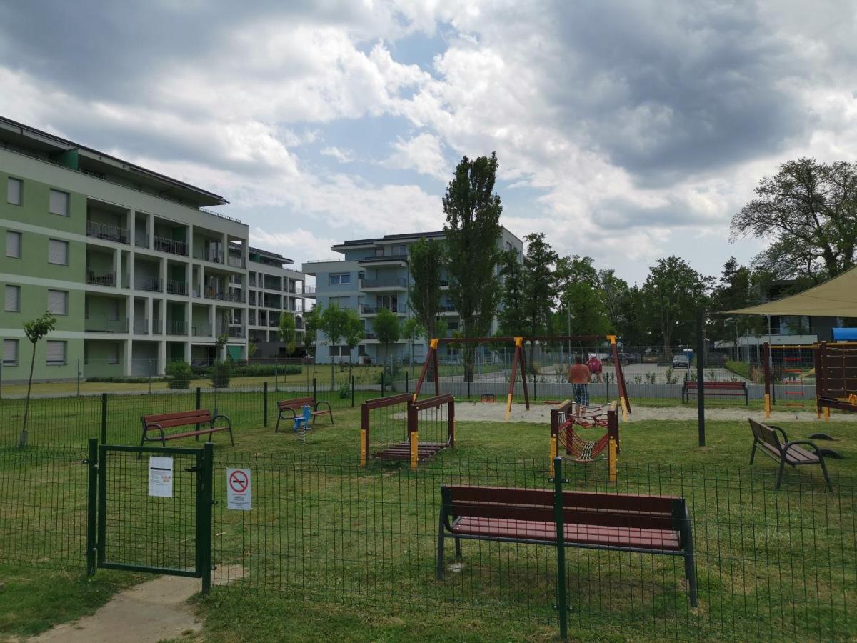 Vizpart Honved Apartman บาลาตอนแลลเล ภายนอก รูปภาพ