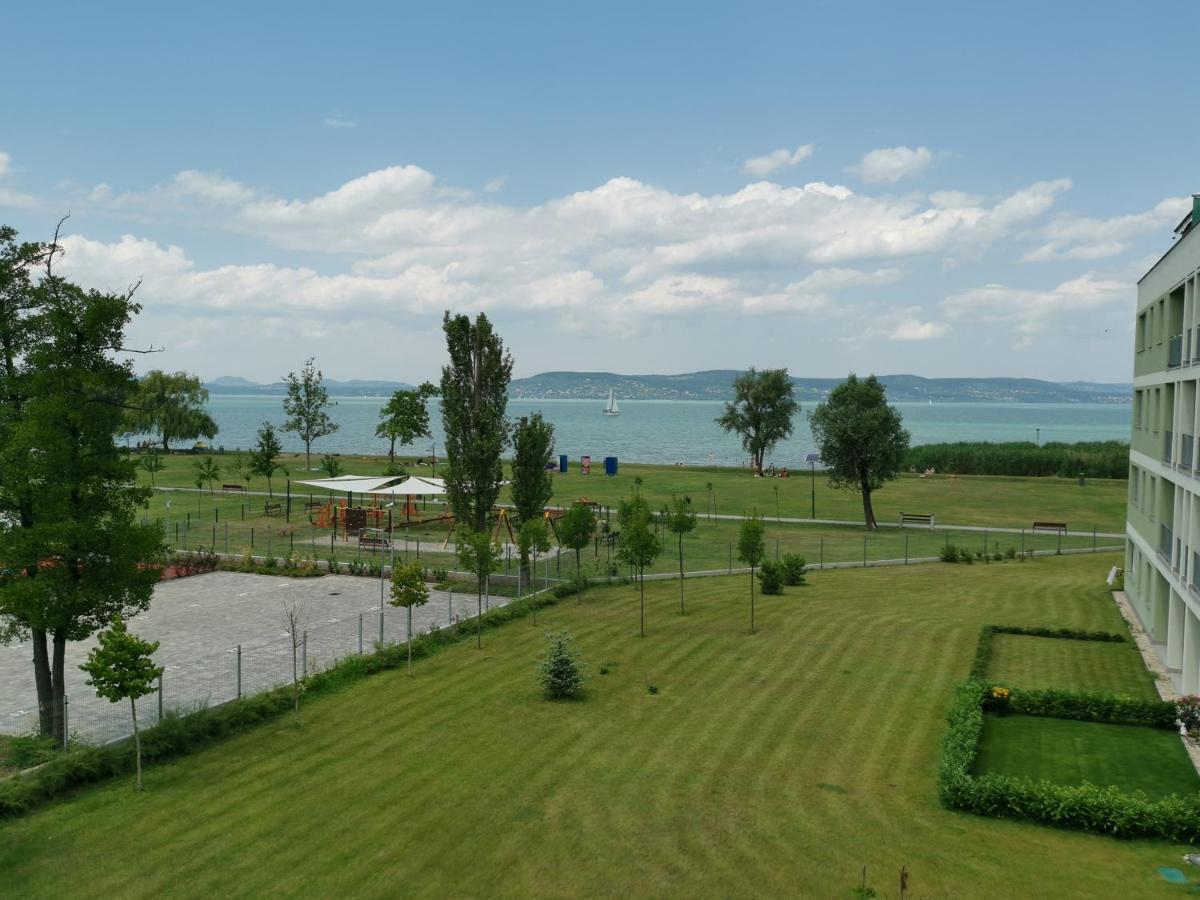 Vizpart Honved Apartman บาลาตอนแลลเล ภายนอก รูปภาพ